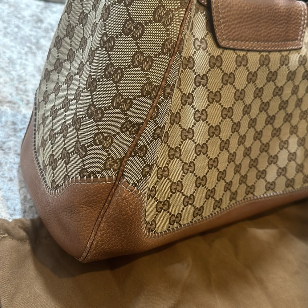 Vintage Gucci New Pelham Large Shoulder Bag w/ Gold Hardware - Picture 7 of 14